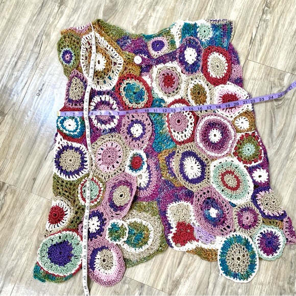 ARTISAN handcrafted crocheted vest - Picture 2 of 15